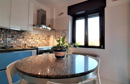 Licola Apartamento | Apartamento vacacional 'Casa Isabea' con vistas al mar, 2 balcones, jardín y Wi-Fi