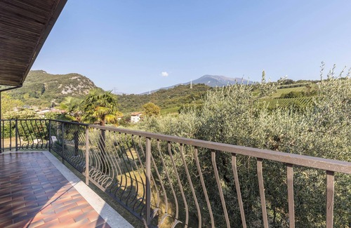 Arco Apartamento | Apartamento vacacional 'Casa Zanoni' con vistas al lago, jardín compartido, balcón y Wi-Fi