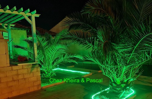 Vitrolles Apartamento | Apartamento vacacional "Chez Kheira et Pascal" con terraza privada y piscina compartida