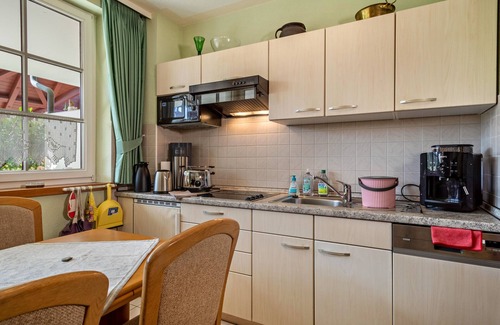 Kressbronn Apartamento | Apartamento vacacional "Claudis Seeland" con terraza privada y Wi-Fi