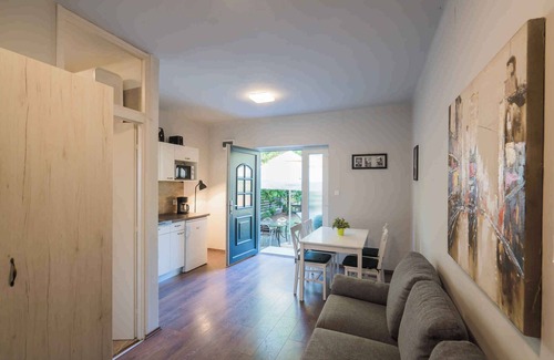 Siofok Aranypart Apartamento | Apartamento vacacional completamente renovado, a solo 110 m de la playa