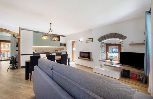 Lillianes Apartamento | Apartamento vacacional "Cucu - 2" con vistas a la montaña, terraza privada y Wi-Fi