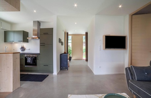 Cermes Apartamento | Apartamento vacacional "Das Runde" con vistas a la montaña, Wi-Fi, jardín y terraza
