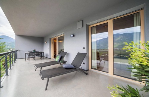 Cermes Apartamento | Apartamento vacacional "Das Runde" con vistas a la montaña, Wi-Fi, jardín y terraza