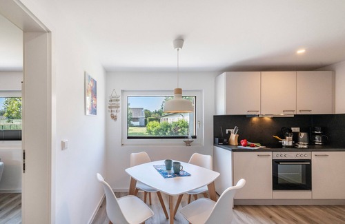 Dierhagen Ost Apartamento | Apartamento vacacional "Strandnahe Ferienwohnung 2" con terraza privada y Wi-Fi