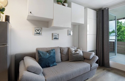 Sankt Englmar Apartamento | Apartamento vacacional 'Hella Wahnsinn' con piscina comunitaria, balcón y wifi