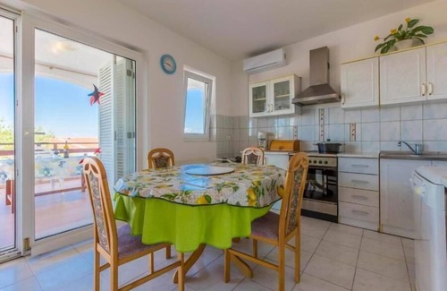 Klanfari Apartamento | Apartamento de vacaciones Dramalj para 1 - 4 personas con 2 dormitorios - Apartamento