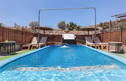 Tuineje Apartamento | Apartamento vacacional 'Elysium Olival en Casa La Fuentita' con vistas a la montaña, Solo Adultos