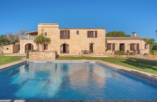 Ses Salines Apartamento | Apartamento vacacional "Es turo de Cabrera" con jardín, piscina y aire acondicionado