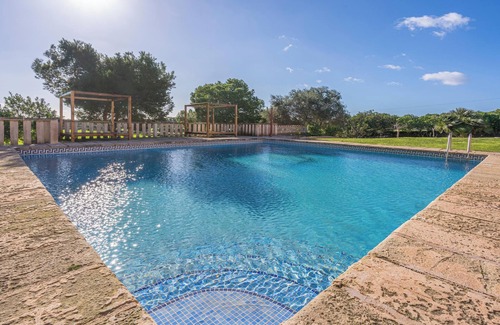 Ses Salines Apartamento | Apartamento vacacional "Es turo de Cabrera" con jardín, piscina y aire acondicionado