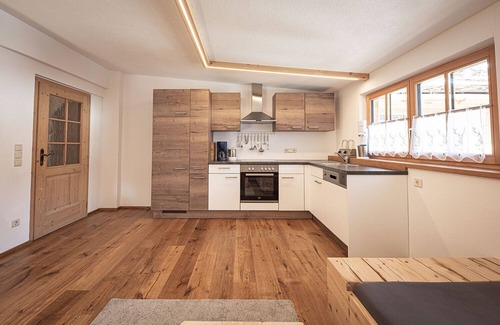 Campo Tures Apartamento | Apartamento vacacional "Edelweiss" con vistas a la montaña, terraza privada y Wi-Fi