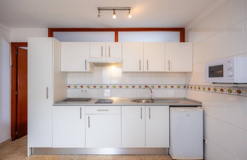Cala Agulla Apartamento | Apartamento vacacional "Mhm 1" con balcón y Wi-Fi