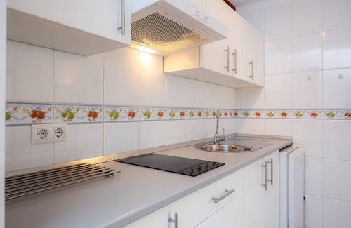 Cala Agulla Apartamento | Apartamento vacacional "Mhm 1" con balcón y Wi-Fi
