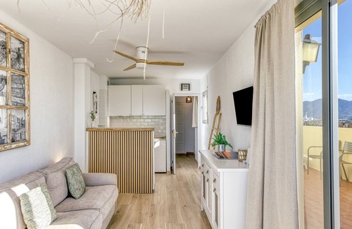 Empuriabrava Apartamento | Apartamento vacacional "Empuriavida" con vistas al mar, terraza privada y Wi-Fi