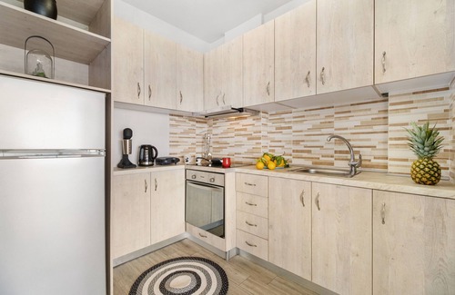 Nikiana Apartamento | Apartamento vacacional "Evagelia Luxury 2" con vistas al mar, piscina compartida y Wi-Fi