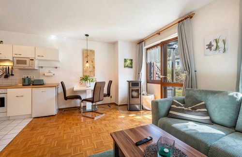 Falkenstein Apartamento | Apartamento vacacional 'Fewo mit Kamin - Se admiten perros' con vistas a la montaña, terraza y Wi-Fi