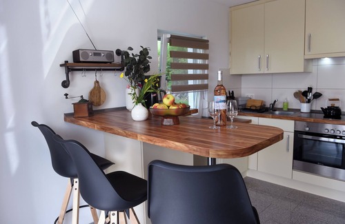 Frickingen Apartamento | Apartamento vacacional "Familia Strehl" con jardín privado y Wi-Fi