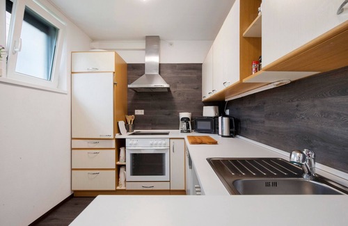 Laichingen Apartamento | Apartamento vacacional 'Ferienwohnung Steffi' con terraza privada y wifi