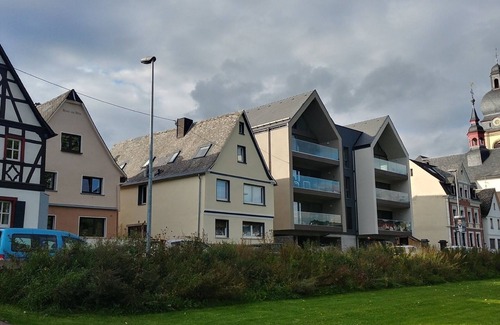 Neuendorf Apartamento | Apartamento vacacional 'Ferienhaus Rheinblick Wohnung 4' con terraza comunitaria, Wi-Fi y aire acondicionado
