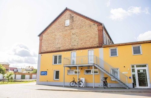 Neukalen Apartamento | Apartamento vacacional 'Para 2 - 4 personas' con terraza comunitaria y Wi-Fi