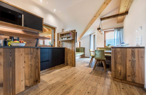 Terento Apartamento | Apartamento vacacional "Forchnerhof 4" con vistas a la montaña, 2 terrazas privadas y Wi-Fi