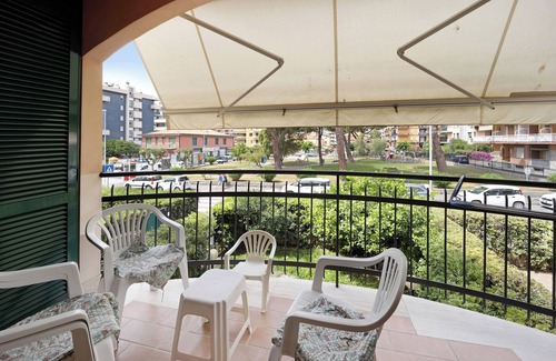Marina di Andora Apartamento | Apartamento vacacional Giosy's Home cerca de la playa con terraza compartida
