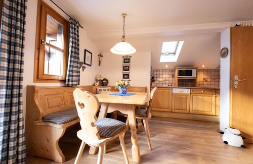 Obergrainau Apartamento | Holiday apartment "Gipfelstürmer" in Grainau with unforgettable view of Germany'