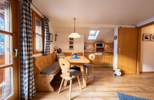 Obergrainau Apartamento | Holiday apartment "Gipfelstürmer" in Grainau with unforgettable view of Germany'