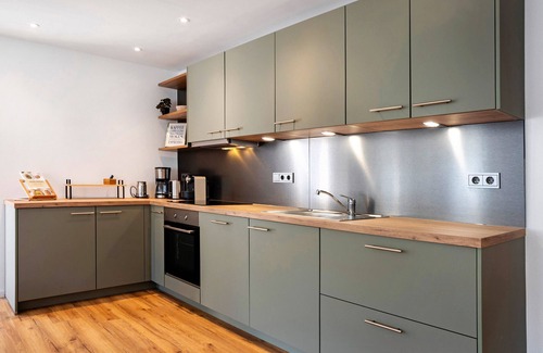 Rosshaupten Apartamento | Holiday Apartment Götz, Accessible with Private Terrace.