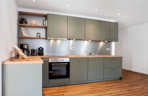 Rosshaupten Apartamento | Holiday Apartment Götz, Accessible with Private Terrace.