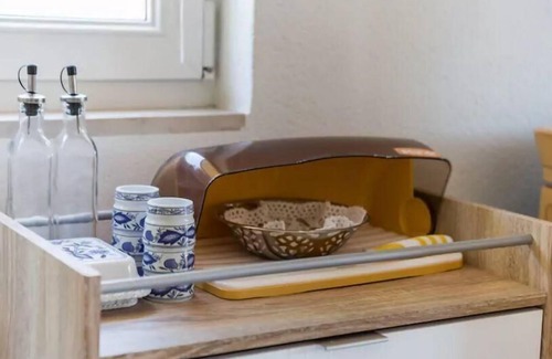 Cove Donja Krusica (Donje selo) Apartamento | Apartamento de vacaciones Grohote para 1 - 5 personas con 2 dormitorios - Apartamento en casa unifam