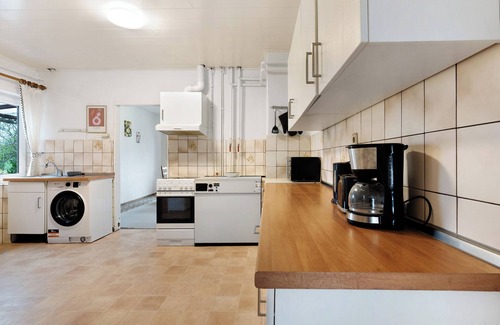 Hamdorf Apartamento | Apartamento vacacional 'Hamdorf, Hauptstraße Unten' con terraza privada, jardín compartido y Wi-Fi