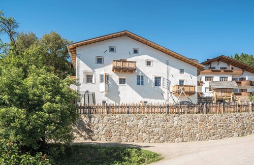 Lajen Apartamento | Apartamento vacacional "Hatzeshof-Heustadel" con vistas a la montaña, Wi-Fi, balcón y jardín