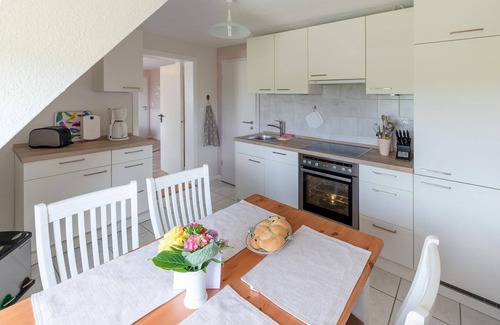 Langeneß Apartamento | Apartamento vacacional 'Haus Süderkamp' con vistas al lago y Wi-Fi