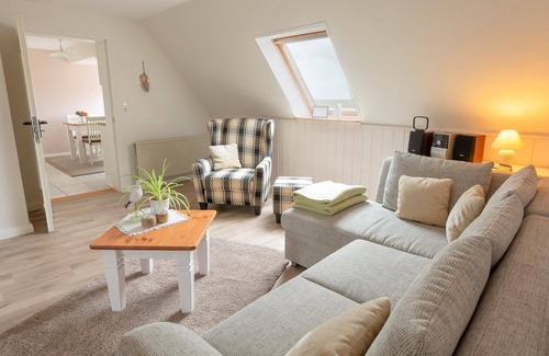 Langeneß Apartamento | Apartamento vacacional 'Haus Süderkamp' con vistas al lago y Wi-Fi