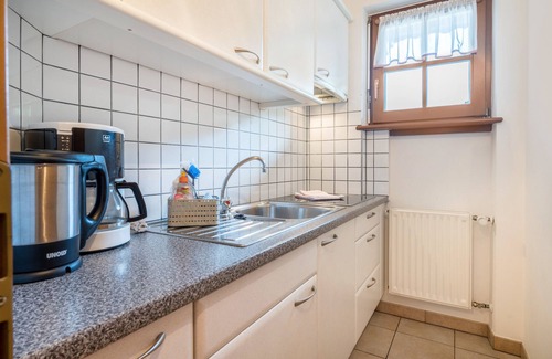 Valle San Silvestro Apartamento | Apartamento vacacional "Haus zur Vogelweide App 3" con vistas a la montaña, balcones y Wi-Fi