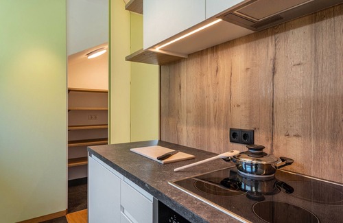 Terlano Apartamento | Apartamento vacacional "Haus Rosengarten D" con vistas a la montaña, terraza privada y Wi-Fi