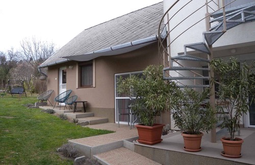 Balatongyorok Apartamento | Apartamento vacacional con jardín y acceso a Internet