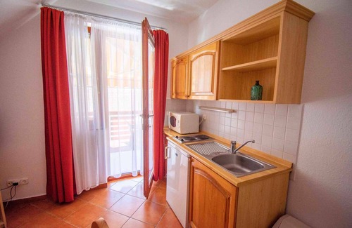 Balatonlelle Apartamento | Apartamento vacacional 250 metros de la playa.