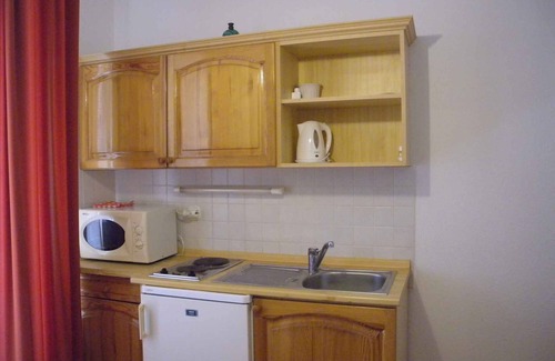 Balatonlelle Apartamento | Apartamento vacacional 250 metros de la playa.