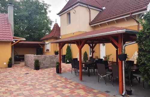 Balatonlelle Apartamento | Apartamento vacacional con barbacoa y tenis de mesa