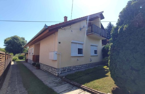 Balatonszemes Apartamento | Apartamento vacacional cerca de la playa en una calle tranquila