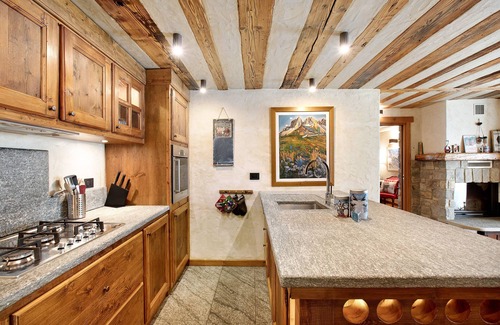 Morgex Apartamento | Apartamento vacacional "Il Cuore Della Valdigne" con vistas a la montaña, balcón y Wi-Fi