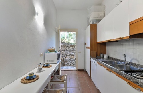 Procchio Apartamento | Apartamento vacacional 'Il Papavero' con Wi-Fi