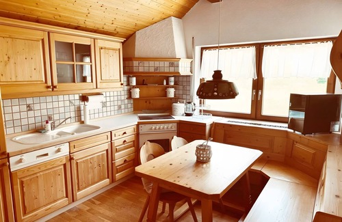 Wieden Apartamento | Apartamento vacacional 'Im Wiedener Hof' con vistas a la montaña, balcón y wifi