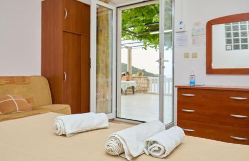 Saplunara Apartamento | Holiday apartment in Saplunara with sea view, terrace, air conditioning, WiFi 5197-4
