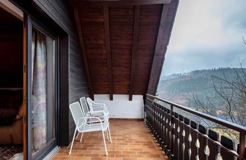 Saig Apartamento | Apartamento vacacional 'Irmgard' con vistas a la montaña, balcón y Wi-Fi