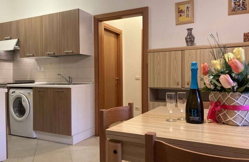 Rosapineta Apartamento | Apartamento vacacional con aire acondicionado, lavadora y balcón