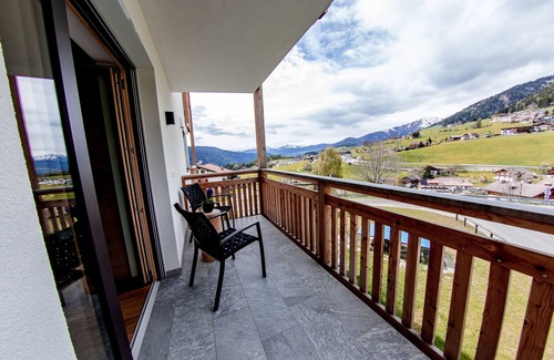 Terento Apartamento | Apartamento vacacional "Kieserhof Wald" con vistas a la montaña, terraza privada y Wi-Fi