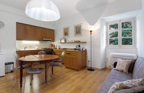 Tremezzina Apartamento | Apartamento vacacional "La Contessa" con jardín privado, Wi-Fi y aire acondicionado